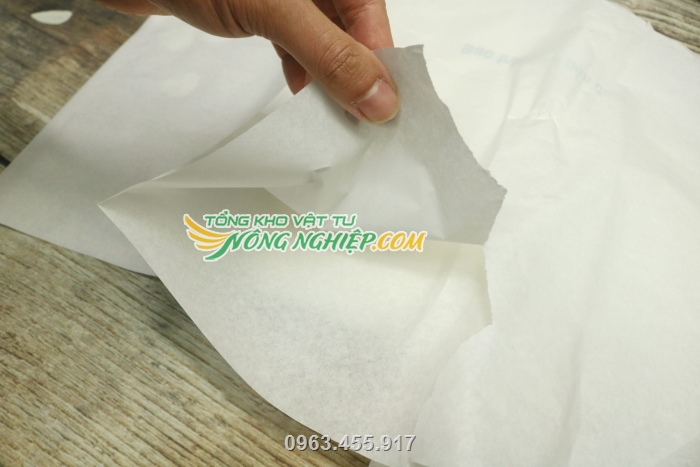 Là túi giấy trắng 1 lớp nên giúp trái quang hợp tốt, tạo sắc tố vỏ trái đẹp