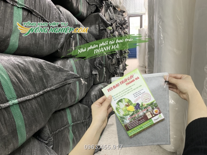 Công ty luôn sẵn số lượng lớn nguyên vật liệu để sản xuất túi bọc trái